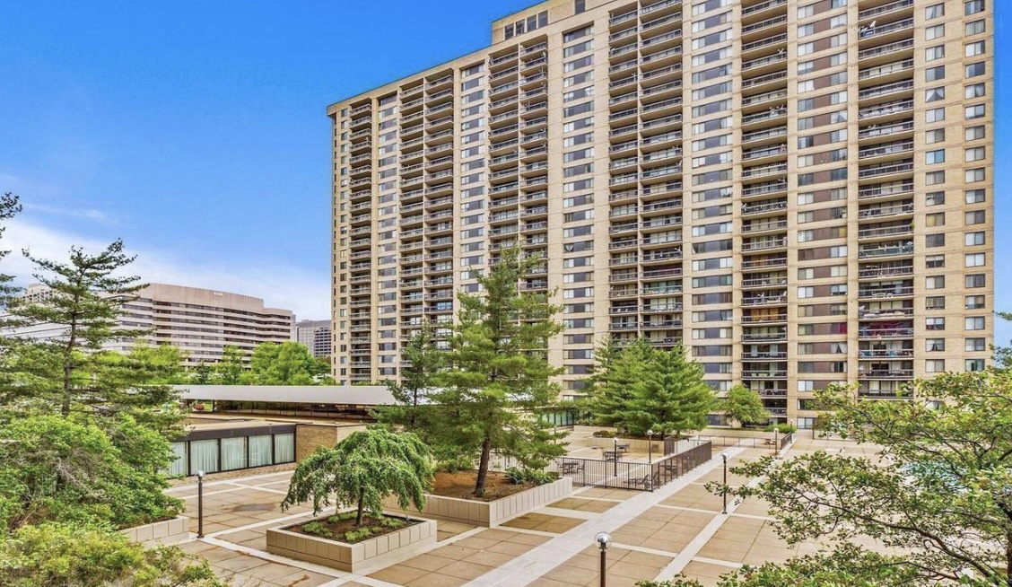 Just Listed Spacious Falls Church, VA Condo with a View